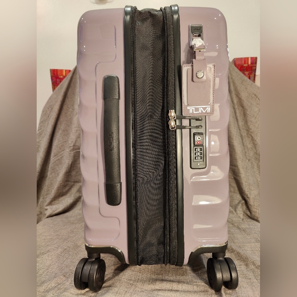 [NWT] Tumi 19 Degree Continental Expandable Carry-On Polycarbonate ($795 Retail) - Picture 2 of 16
